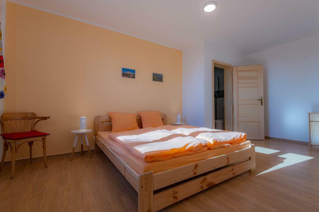 Vcelarstvi Pod Svatym Florianem Apartment Znojmo
